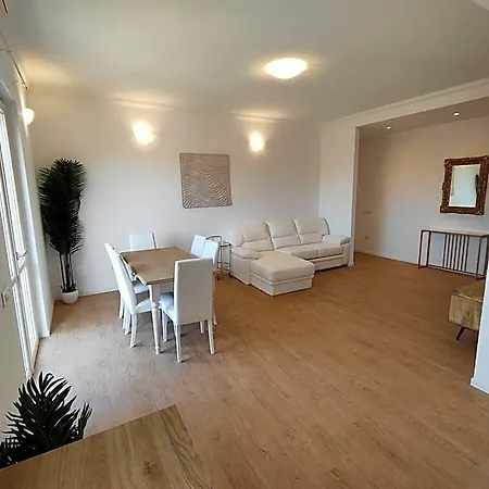 Attico Vespucci Luxury Penthouse Όλμπια
